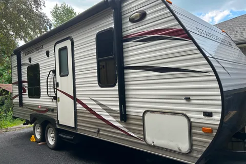 Jodi and Jerry’s Starcraft Autumn Ridge 24ft Travel Trailer