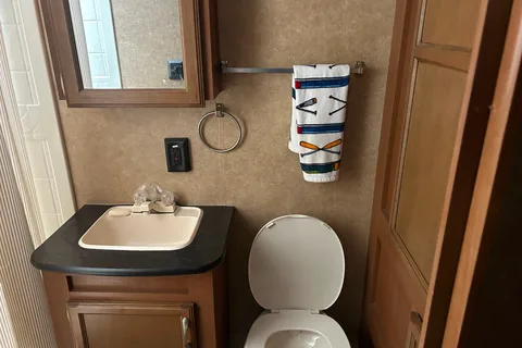 Jodi and Jerry’s Starcraft Autumn Ridge 24ft Travel Trailer