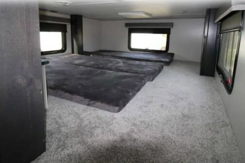2 full bedrooms with 2 baths, Keystone Avalanche 390DS Fifth Wheel