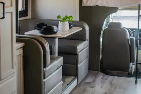 Modern Jayco Redhawk 24b- solar, sleeps 6