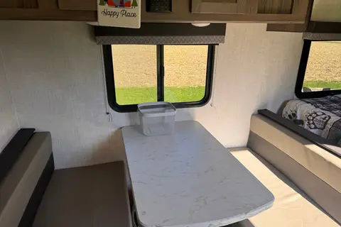 Cozy 19’ Gulf Stream – Easy Tow Weekend Escape