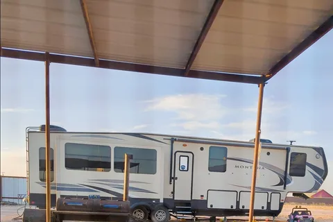 Mario's 2018 Keystone Montana High Country Fifth Wheel