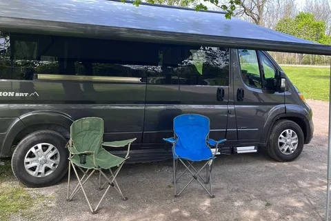 John's Roadtrek Zion srt Class B