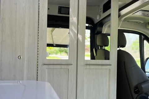 John's Roadtrek Zion srt Class B