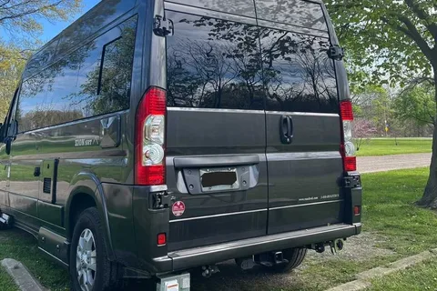 John's Roadtrek Zion srt Class B