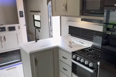 Browne’s RV Cottage