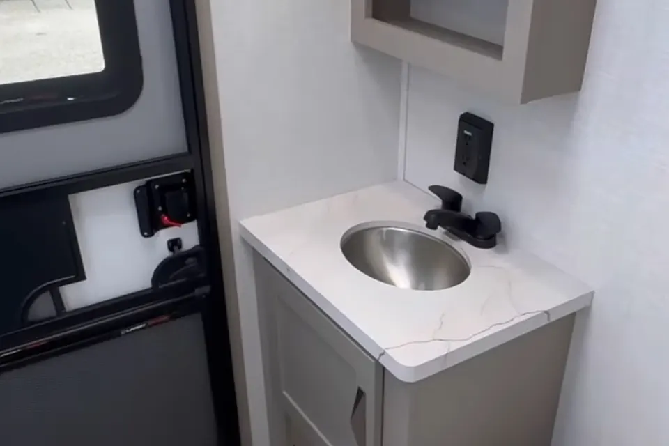 Browne’s RV Cottage
