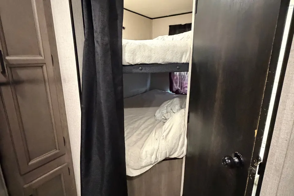 Dream Starcraft 26BHS Travel Trailer