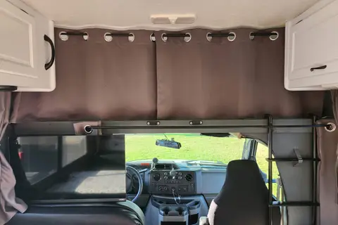Meet “Wander” – Easy, Clean, Renovated 19' RV for New Travelers