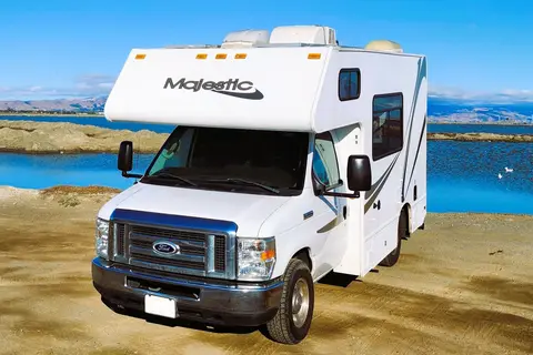 Meet “Wander” – Easy, Clean, Renovated 19' RV for New Travelers