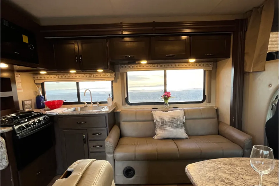 C11 Thor Luxury*NEW STARLINK WiFi-10 Sleeper-Bunks-2SlideOuts-Private Suite