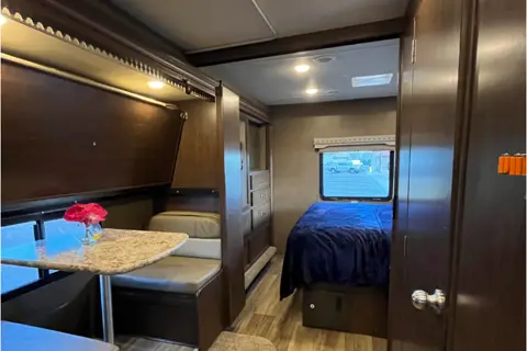 C11 Thor Luxury*NEW STARLINK WiFi-10 Sleeper-Bunks-2SlideOuts-Private Suite