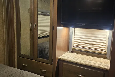 RPHeritage Group Thor Motor Coach ACE Class A