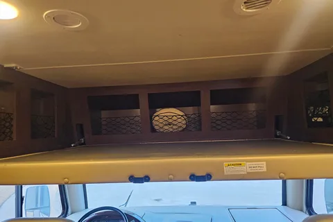 RPHeritage Group Thor Motor Coach ACE Class A