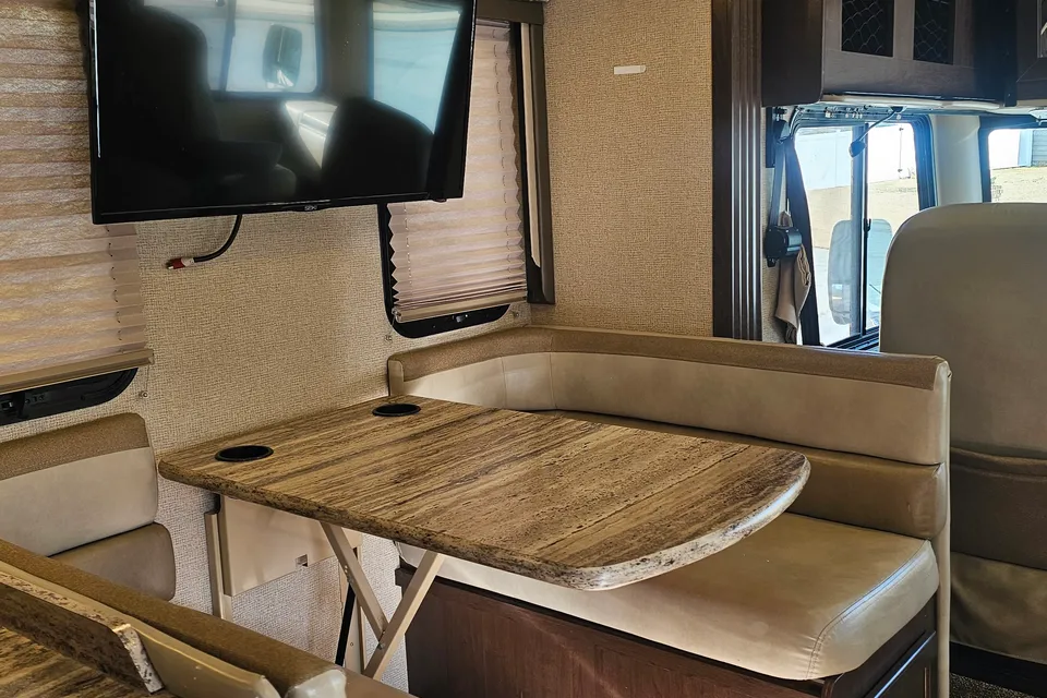 RPHeritage Group Thor Motor Coach ACE Class A