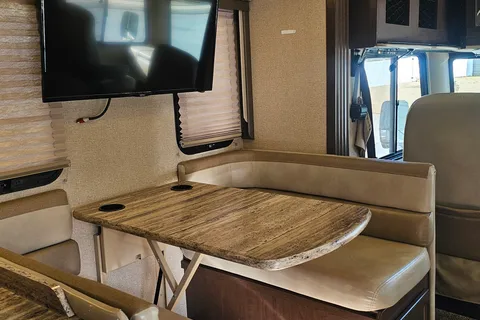 RPHeritage Group Thor Motor Coach ACE Class A