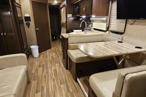 RPHeritage Group Thor Motor Coach ACE Class A