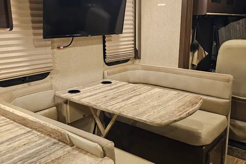 RPHeritage Group Thor Motor Coach ACE Class A