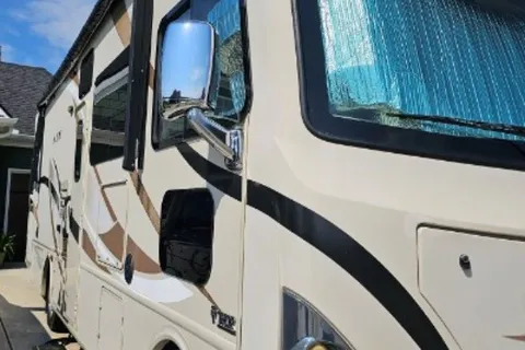 RPHeritage Group Thor Motor Coach ACE Class A