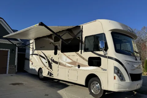 RPHeritage Group Thor Motor Coach ACE Class A