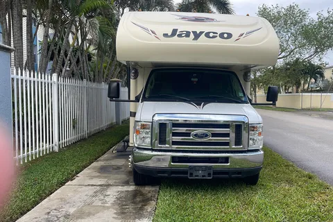 Alexander's Jayco Redhawks 29XK 2017 Class C