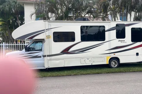 Alexander's Jayco Redhawks 29XK 2017 Class C