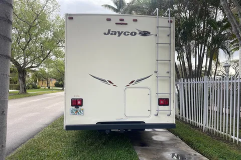 Alexander's Jayco Redhawks 29XK 2017 Class C