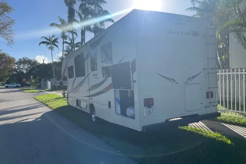 Alexander's Jayco Redhawks 29XK 2017 Class C