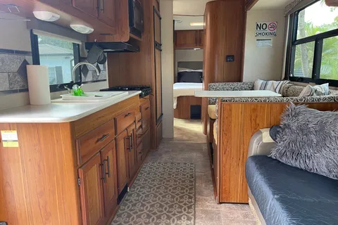 Alexander's Jayco Redhawks 29XK 2017 Class C