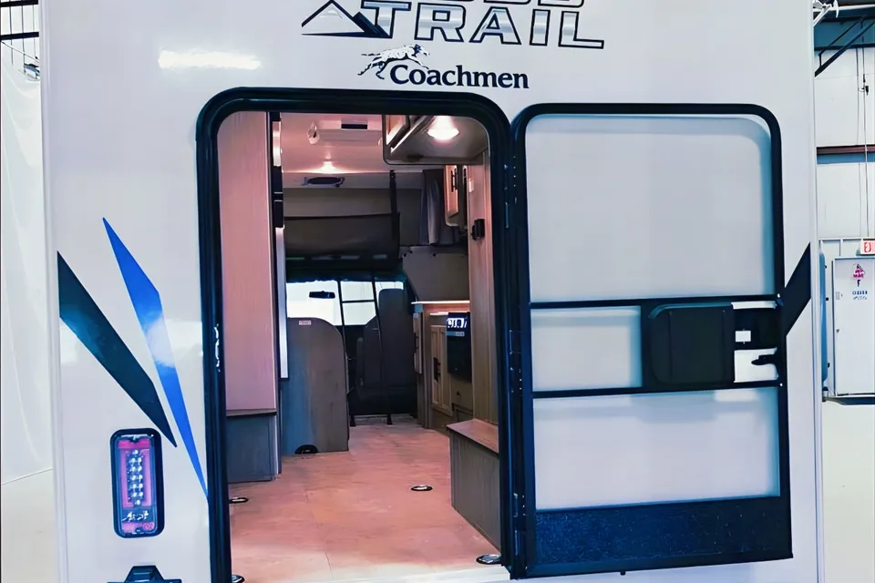 2022 Coachmen Cross Trail XL 