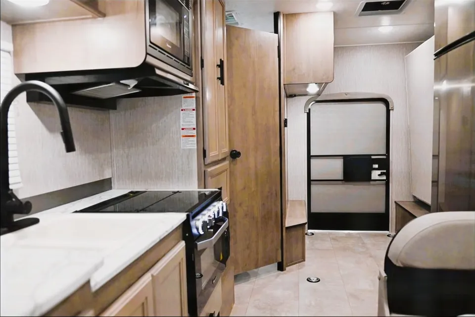2022 Coachmen Cross Trail XL 