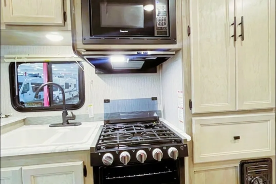 2022 Coachmen Cross Trail XL 