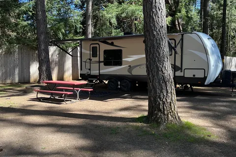 Resort at Lake Selmac RV Cottage