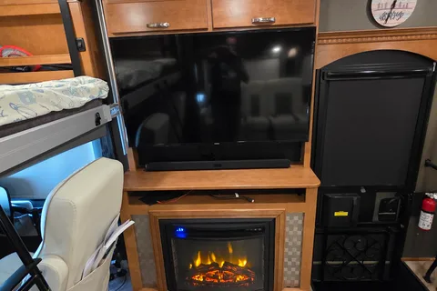 Luxury 2019 Winnebago Forza 34T Diesel Class A | Sleeps 5 | King Bed