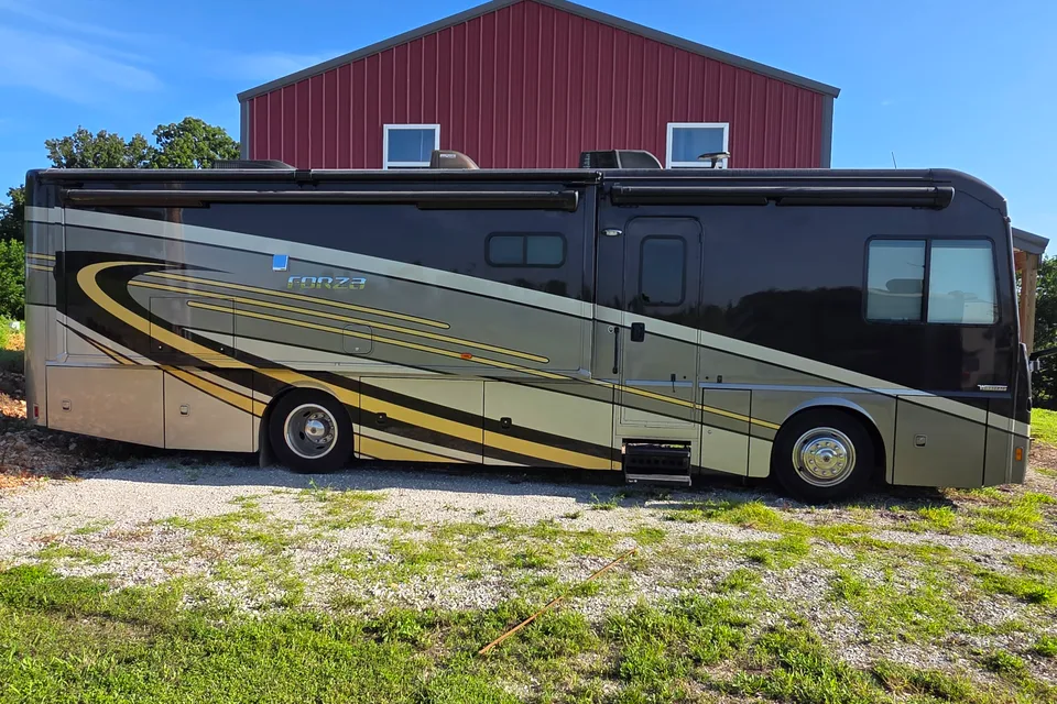 Luxury 2019 Winnebago Forza 34T Diesel Class A | Sleeps 5 | King Bed