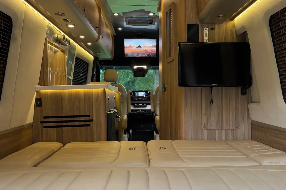 2020 Airstream Interstate Tommy Bahama 4x4