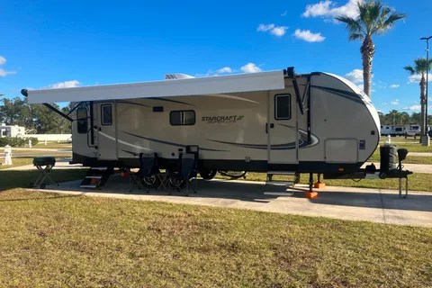 Family Friendly Starcraft 262RL Travel Trailer