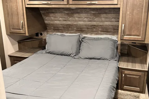 Spacious Keystone 5th Wheel