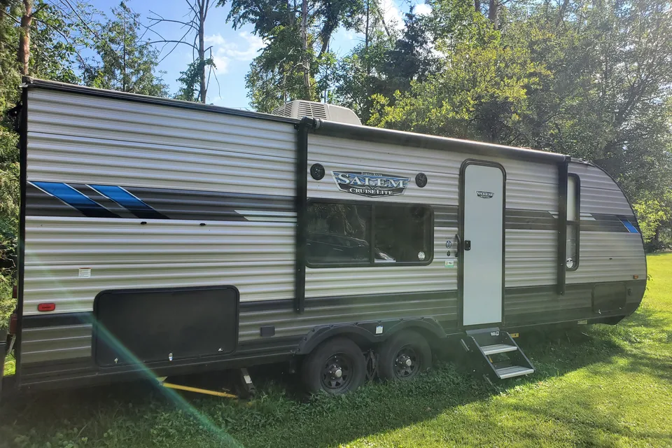 James's Forest River Salem Cruise lite Travel Trailer