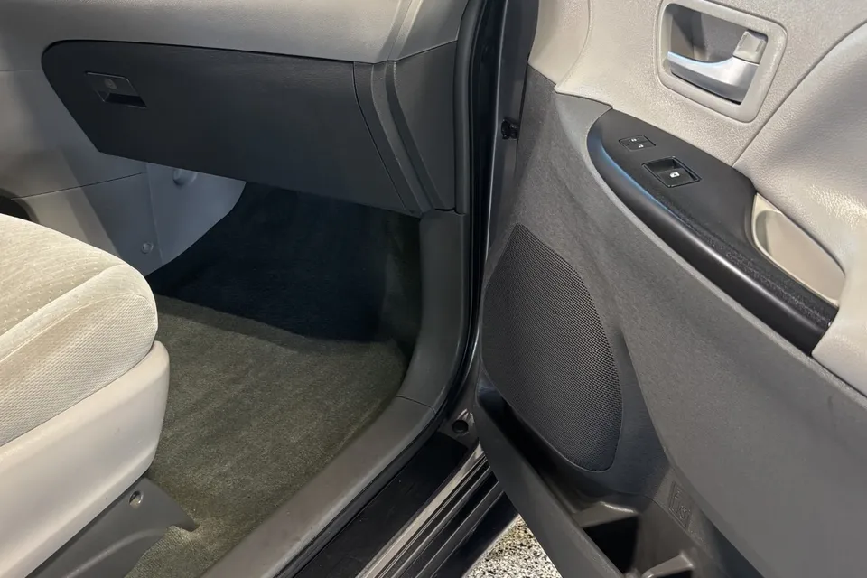 Toyota Sienna AWD Campervan