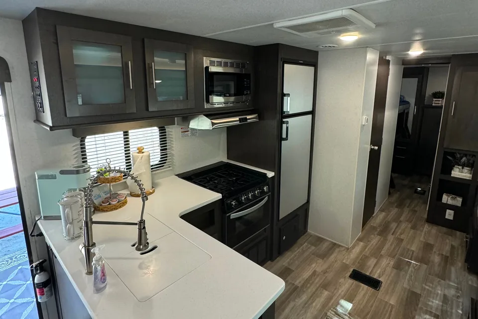 Your next getaway! Forest River Wildwood 30 footer with slideout!