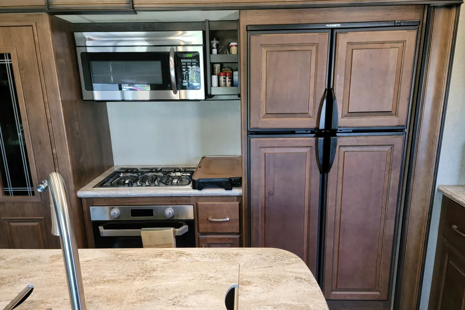 ROBERTO's Grand Design Reflection Fifth Wheel