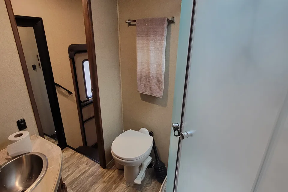 ROBERTO's Grand Design Reflection Fifth Wheel