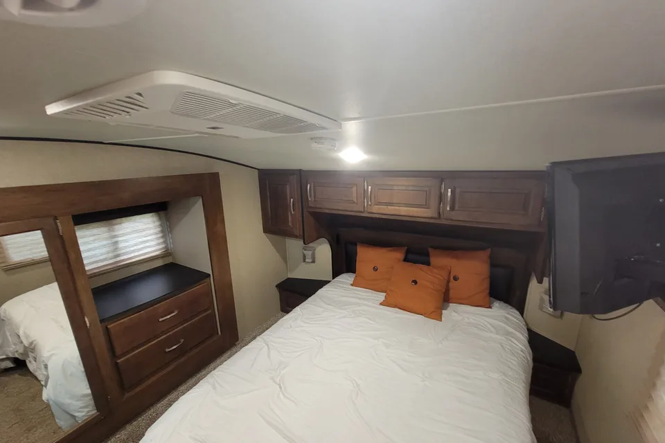 ROBERTO's Grand Design Reflection Fifth Wheel