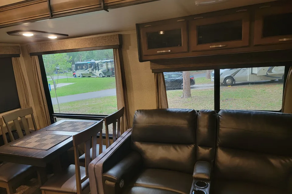 ROBERTO's Grand Design Reflection Fifth Wheel