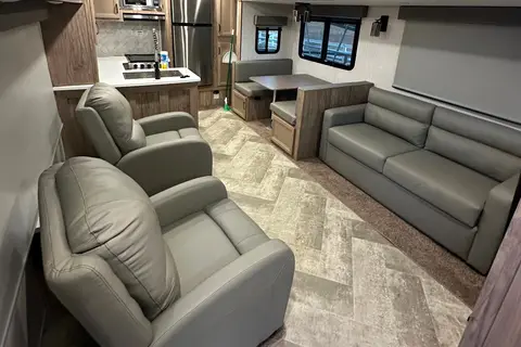 Sleeps 6 - New 2022 Travel Trailer Palomino