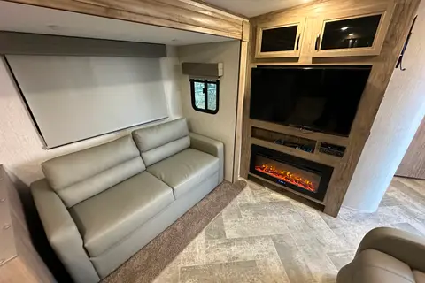 Sleeps 6 - New 2022 Travel Trailer Palomino
