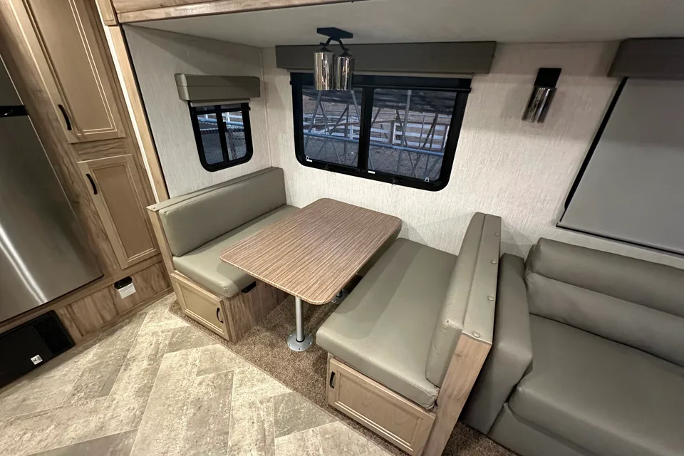 Sleeps 6 - New 2022 Travel Trailer Palomino