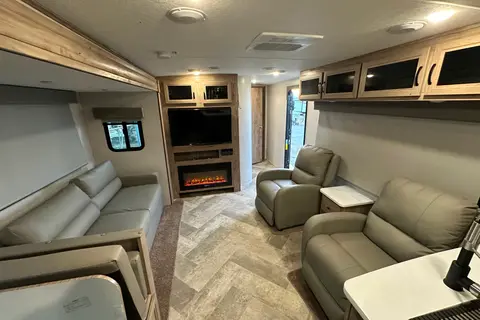 Sleeps 6 - New 2022 Travel Trailer Palomino
