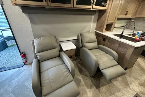 Sleeps 6 - New 2022 Travel Trailer Palomino